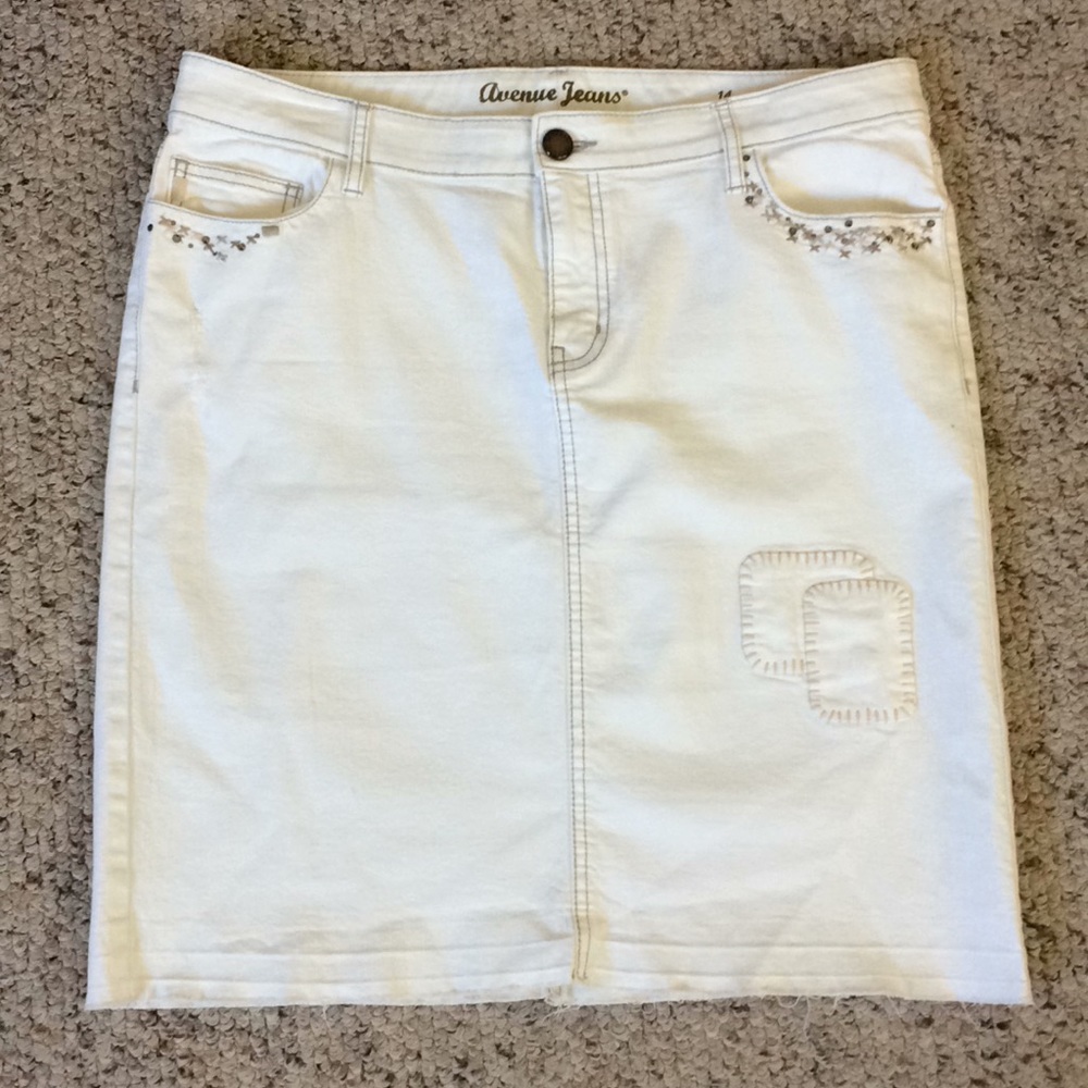 Avenue Jean skirt Sz 14 creme